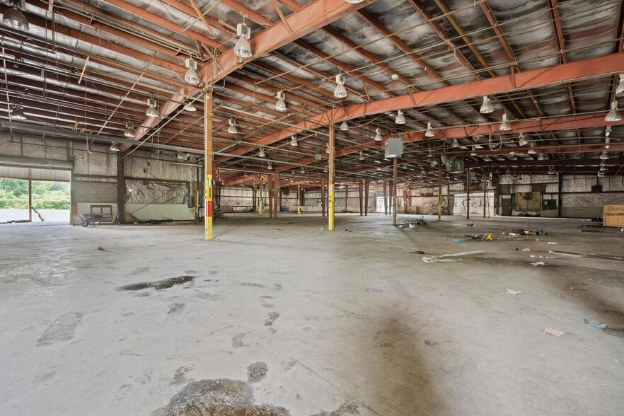 More Photos Of 724 N Irwin St, Dayton Warehouse For Sale