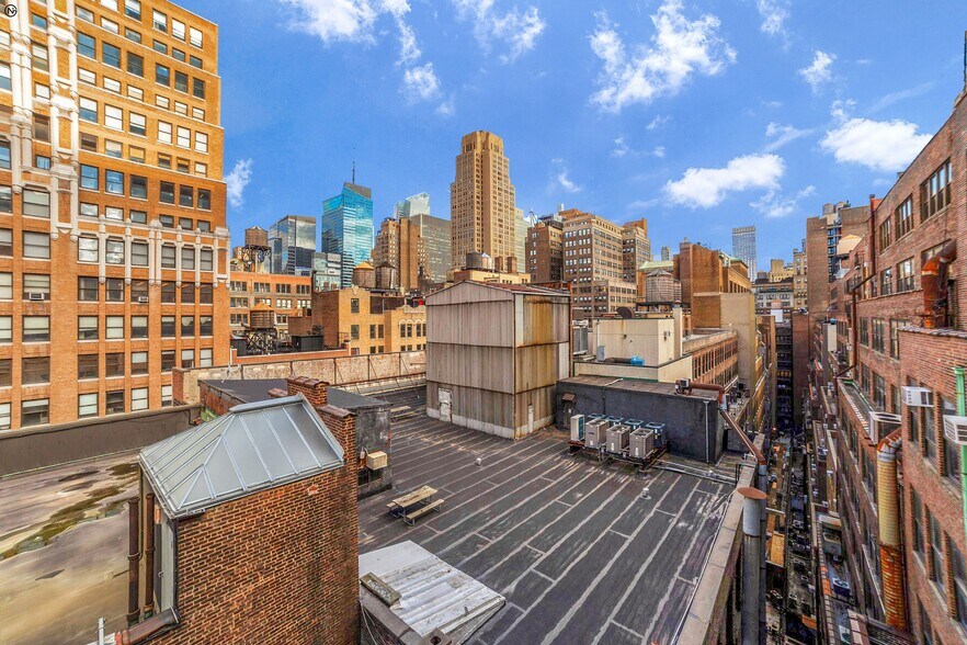 More Photos Of 261 W 35th St, New York Loft Creative Space For Lease