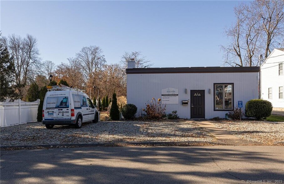 Primary Photo Of 17 Parker Terrace Ext, Glastonbury Office For Lease