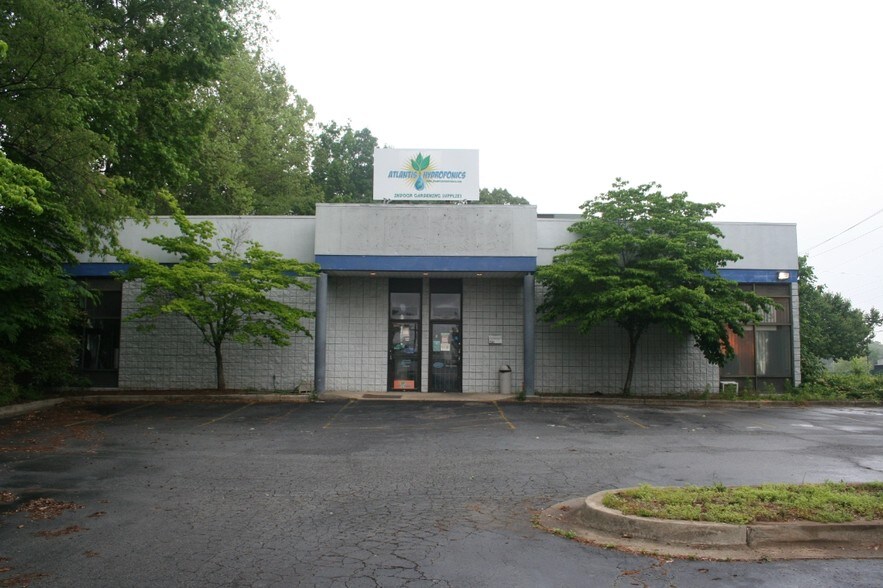 More Photos Of 2561 W Point Ave, College Park Warehouse For Sale