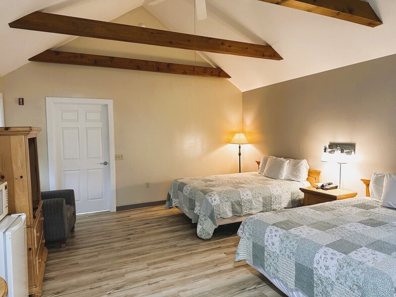 More Photos Of 2439 Old Philadelphia Pike, Lancaster Hotel For Sale