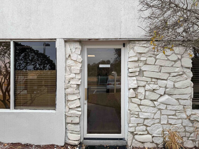 More Photos Of 8660 W Irlo Bronson Memorial Hwy, Kissimmee Apartments For Lease