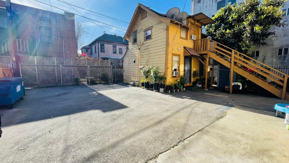 More Photos Of 2104 Park Grove Ave, Los Angeles Multifamily For Sale