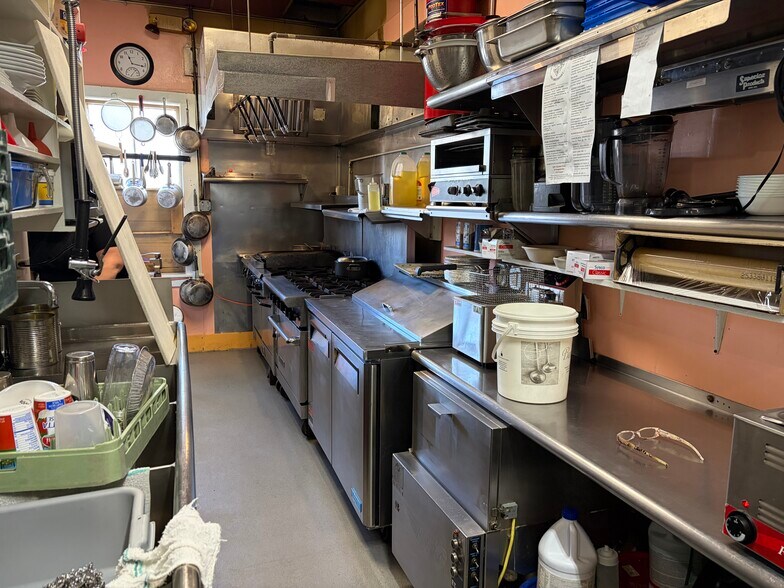 More Photos Of 2015 Main St, Bethlehem Restaurant For Sale