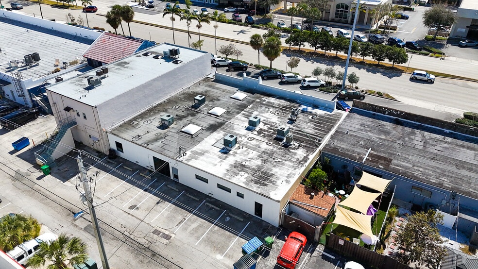 More Photos Of 2633 E Commercial Blvd, Fort Lauderdale Storefront For Lease