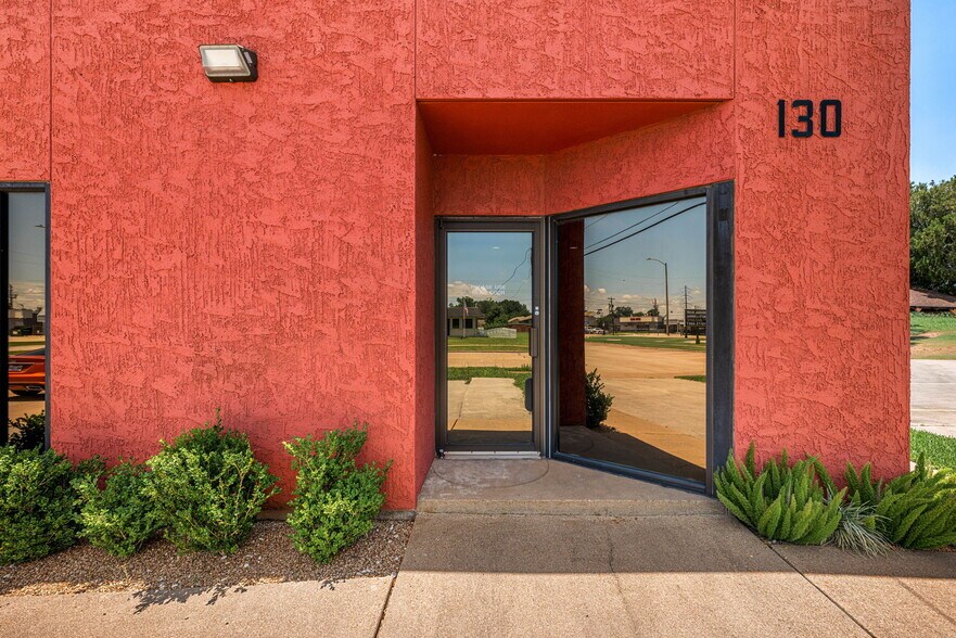 More Photos Of 130 W San Augustine St, Deer Park Office For Sale