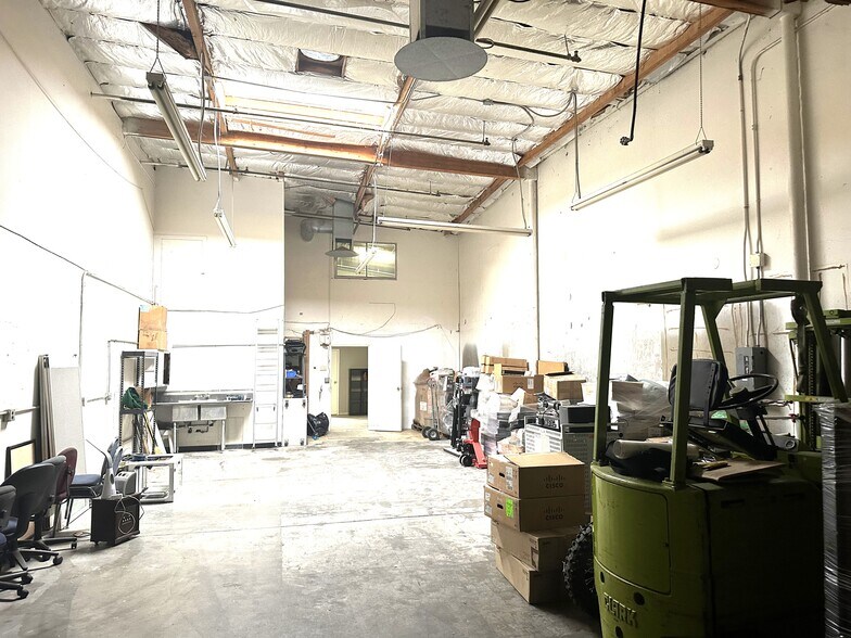 More Photos Of 3250 Monier Cir, Rancho Cordova Manufacturing For Lease