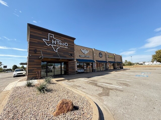 More Photos Of 101-111 N Eastern Ave, Moore Storefront Retail Office For Lease