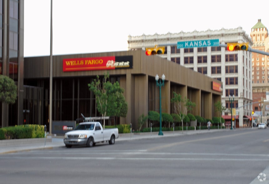 More Photos Of 221 N Kansas St, El Paso Coworking Space