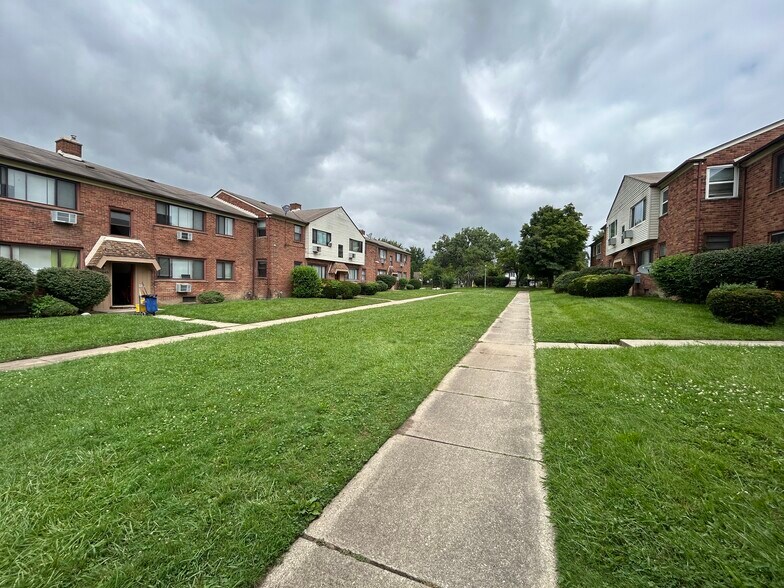 More Photos Of 12850 Dolphin St, Detroit Apartments For Sale