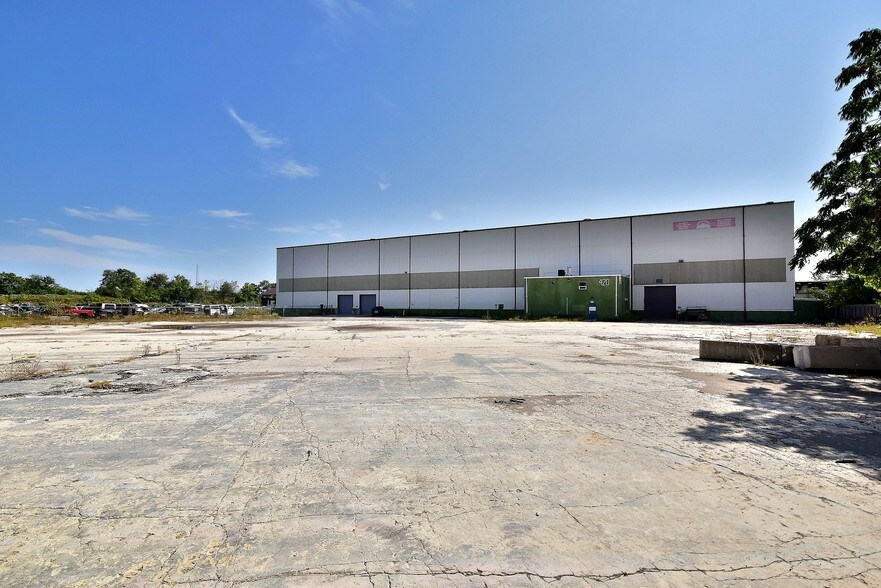 More Photos Of 420 Woodruff Rd, Joliet Warehouse For Lease