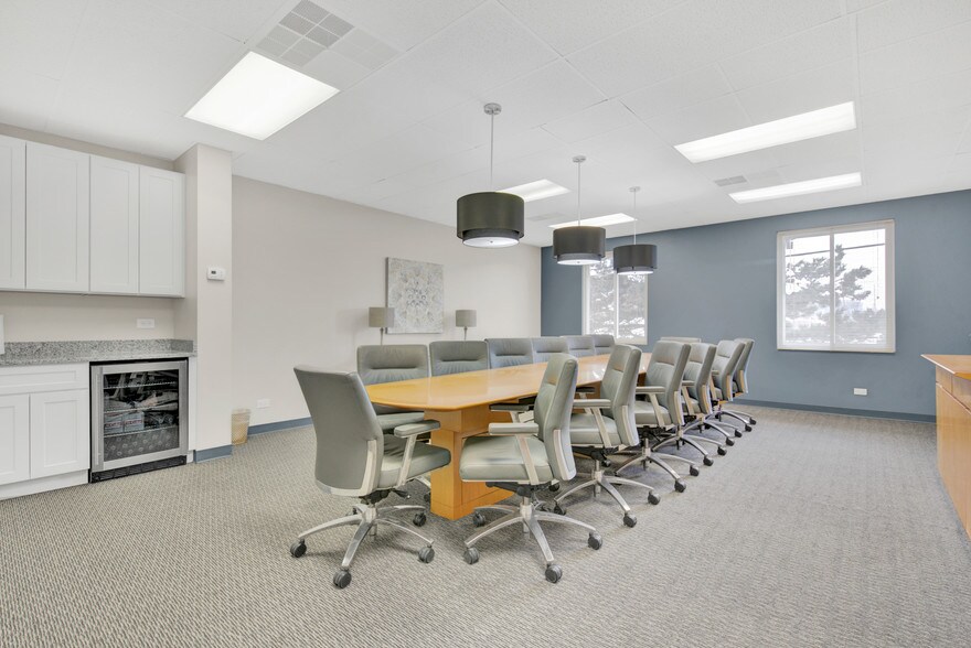 More Photos Of 999 N Main St, Glen Ellyn Office For Lease