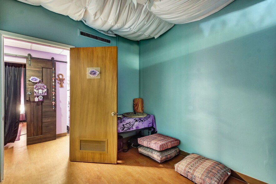 More Photos Of 1503 Oak St, Jacksonville Medical For Sale