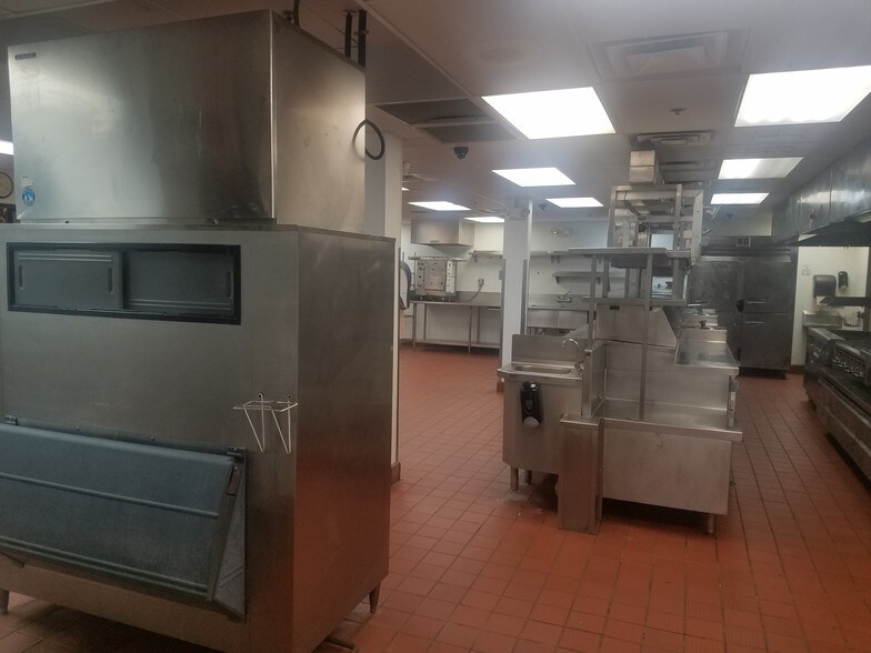 More Photos Of 1405 Mn-33 S, Cloquet Restaurant For Lease