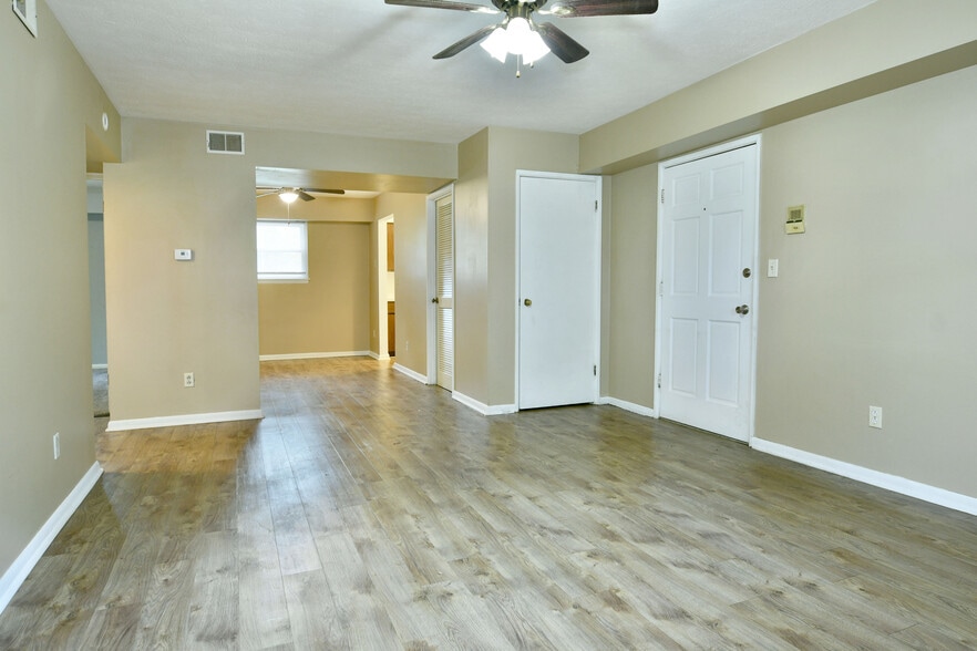 More Photos Of 203-205 Churchill Hubbard Rd, Youngstown Apartments For Sale