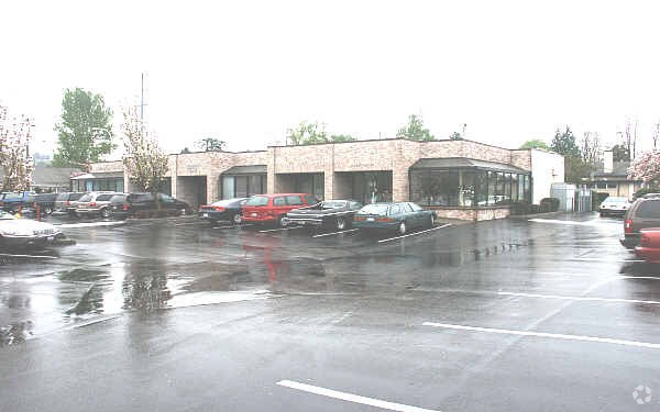 More Photos Of 701-721 M St NE, Auburn Freestanding For Lease