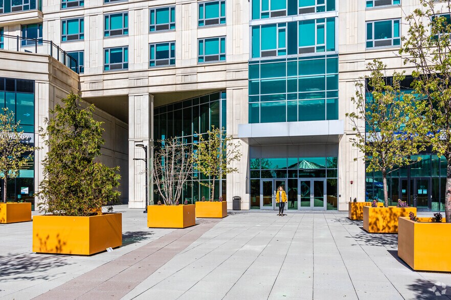 More Photos Of 1 Towne Ctr, Cliffside Park Apartments For Lease