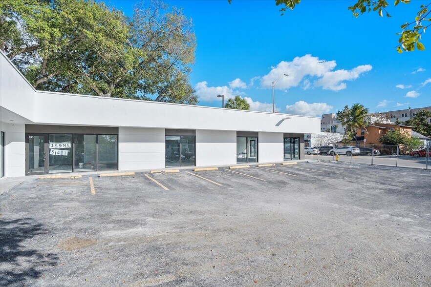 More Photos Of 159 NE 54th St, Miami Freestanding For Lease