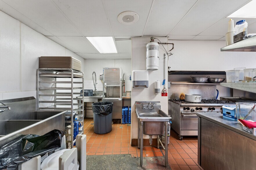 More Photos Of 62 Cove St, New Haven Specialty For Sale