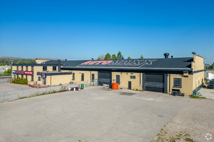 More Photos Of 4914 6th St NE, Calgary Warehouse For Sale