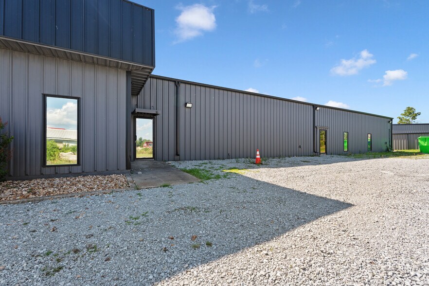 More Photos Of 25100 N Us-59 Hwy, Afton Office For Sale