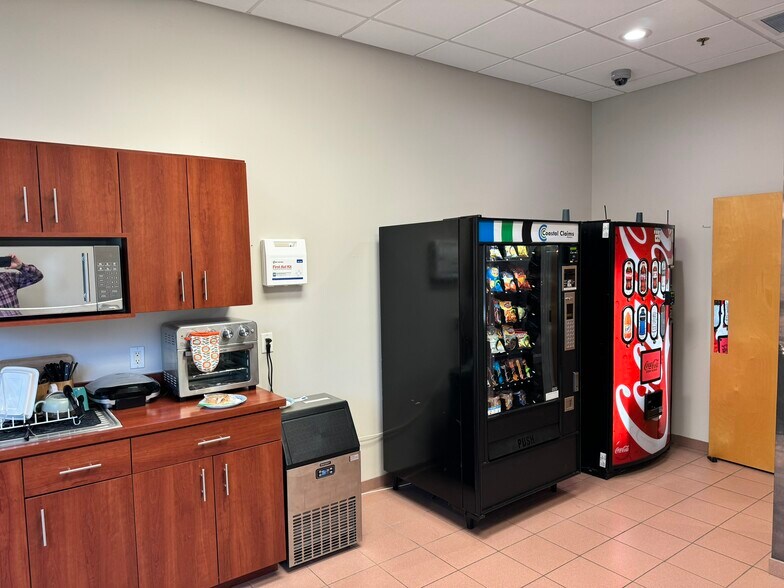 More Photos Of 2650 N Dixie Fwy, New Smyrna Beach Office For Sale