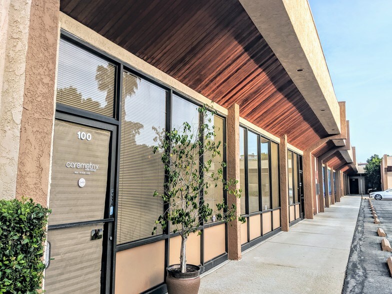 Primary Photo Of 22024 Lassen St, Chatsworth Office For Sale