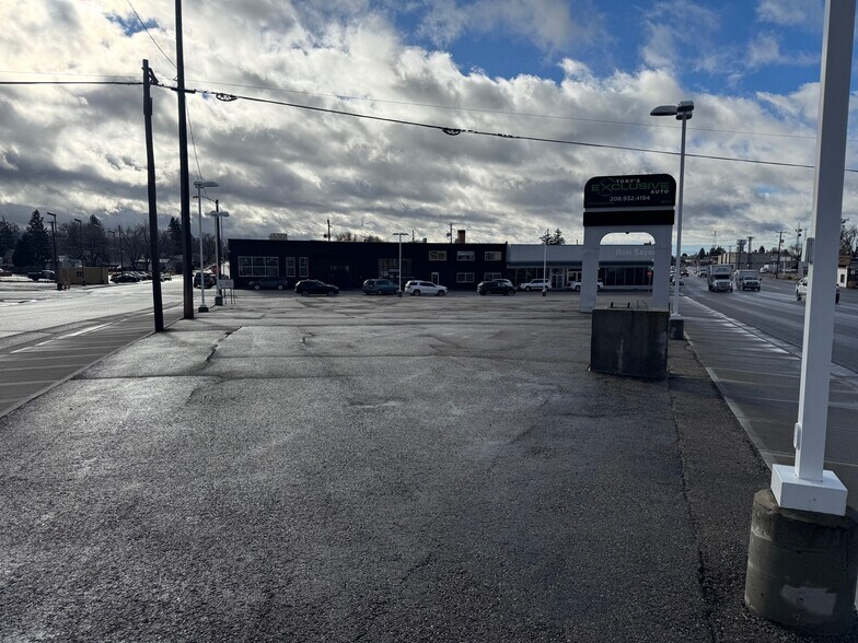 More Photos Of 540 N Emerson Ave, Idaho Falls General Retail For Sale