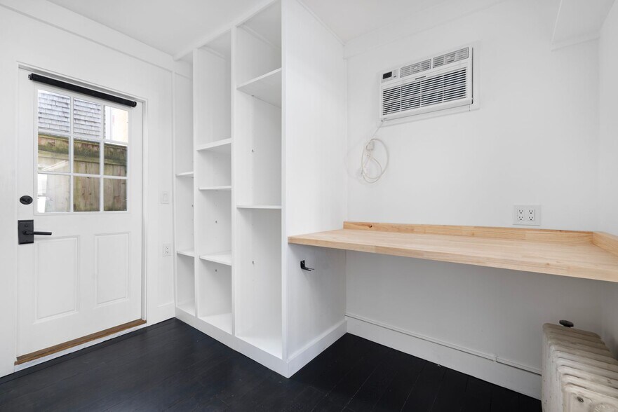 More Photos Of 138 Spring St, Newport Storefront Retail Office For Sale
