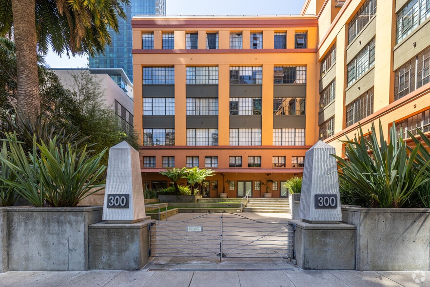 More Photos Of 300 Beale St, San Francisco Apartments For Lease