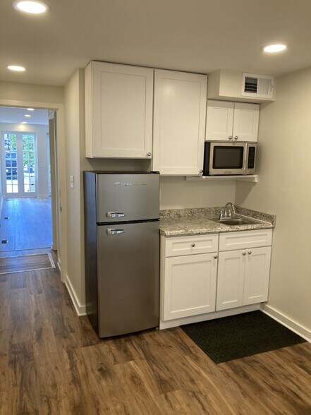 More Photos Of 819 S Broadway, Baltimore Storefront For Lease