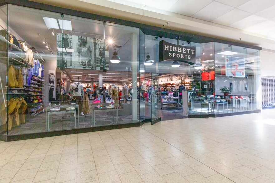More Photos Of 550 S Gear Ave, West Burlington Storefront For Sale
