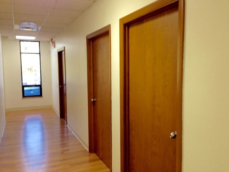 More Photos Of 15 Thames St, Groton Office For Lease