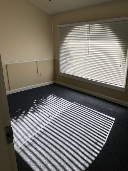 More Photos Of 1635 S Ridgewood Ave, Daytona Beach Office For Lease