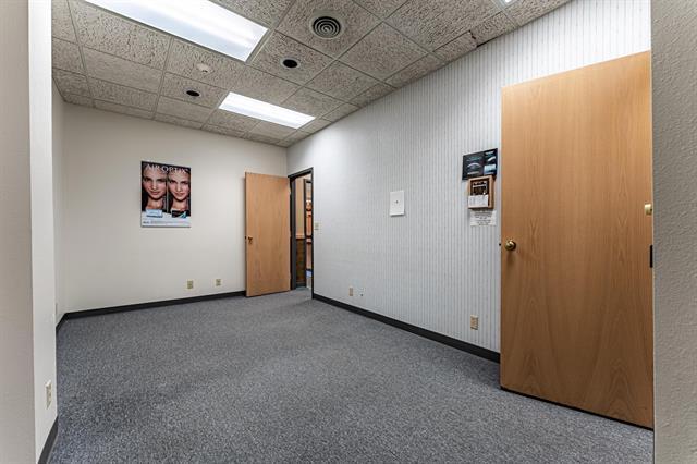 More Photos Of 34 SE Main St, Blackfoot Office For Sale