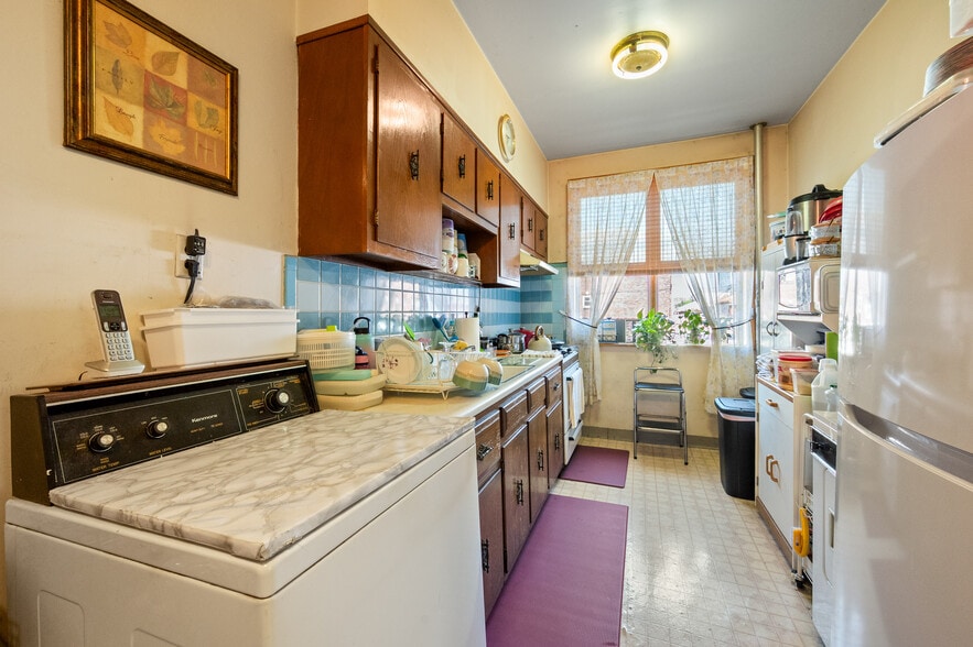 More Photos Of 2101 76th St, Brooklyn Flex For Sale