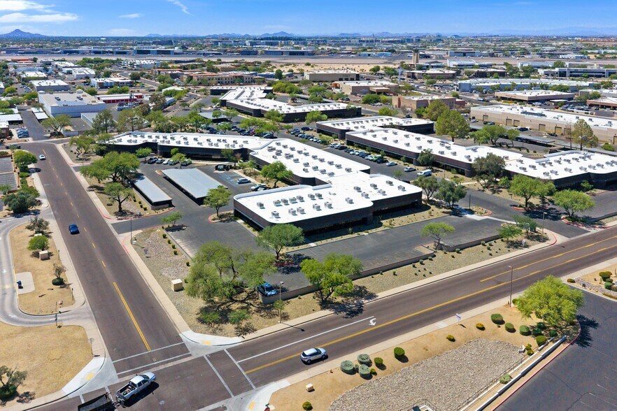 More Photos Of 14455 N Hayden Rd, Scottsdale Light Distribution For Sale