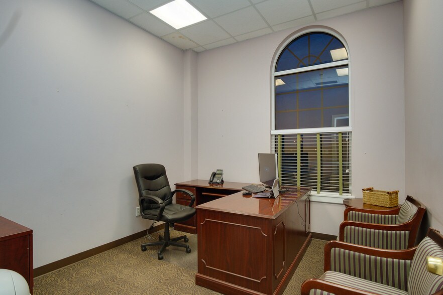 More Photos Of 8120 Garnet Dr, Dayton Medical For Sale
