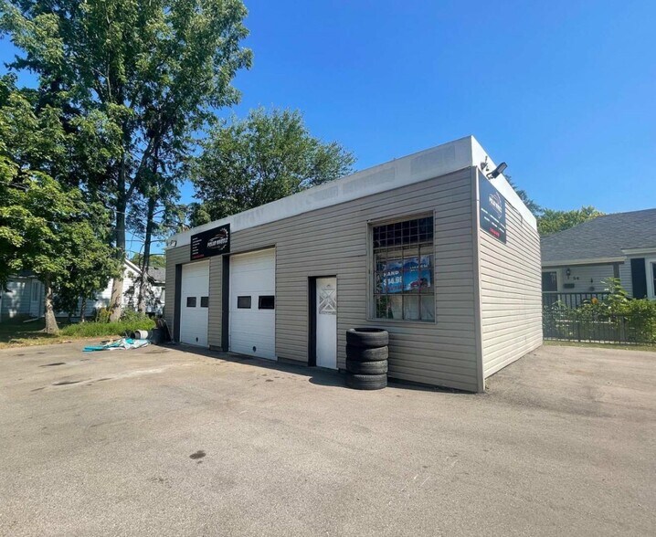 Primary Photo Of 46 Kitchener Av, Brantford Auto Repair For Sale