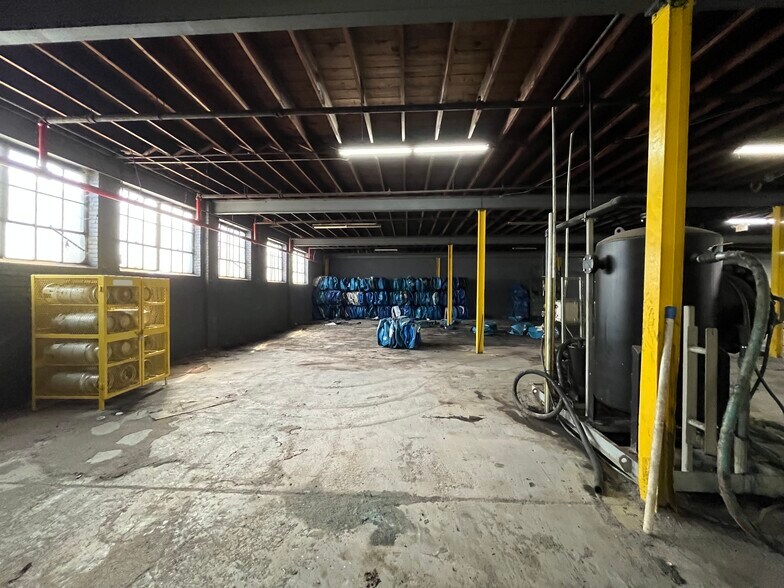More Photos Of 285 W Trigg Ave, Memphis Manufacturing For Lease