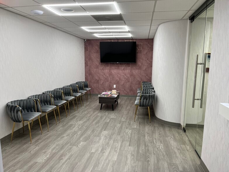 More Photos Of 233 E Shore Rd, Great Neck Medical For Lease