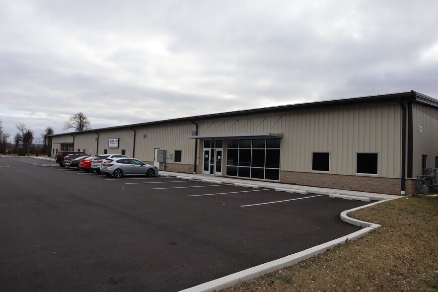 More Photos Of 1230 Braden Blvd, Easton Veterinarian Kennel For Lease