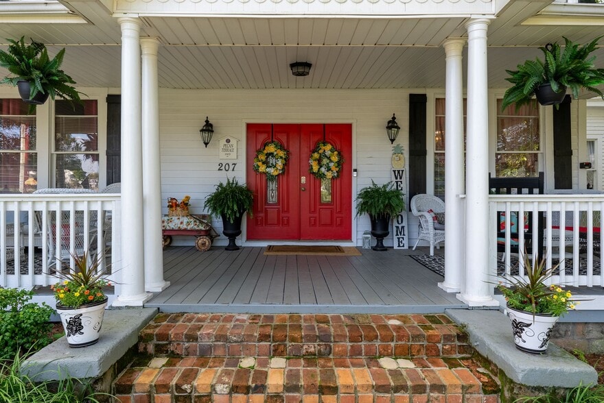 More Photos Of 207 W 2nd Ave, Easley Hospitality For Sale