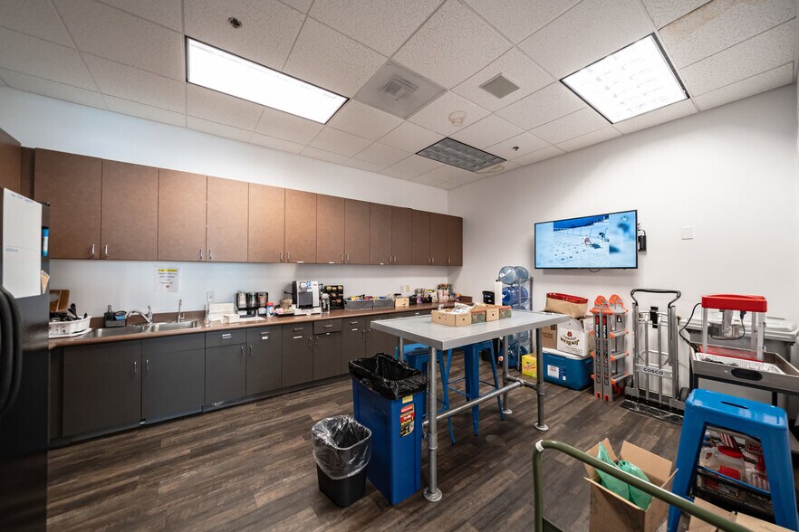 More Photos Of 94 Discovery, Irvine Medical For Sale