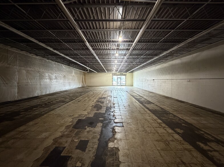 More Photos Of 1100 N Main St, Three Rivers Manufacturing For Lease