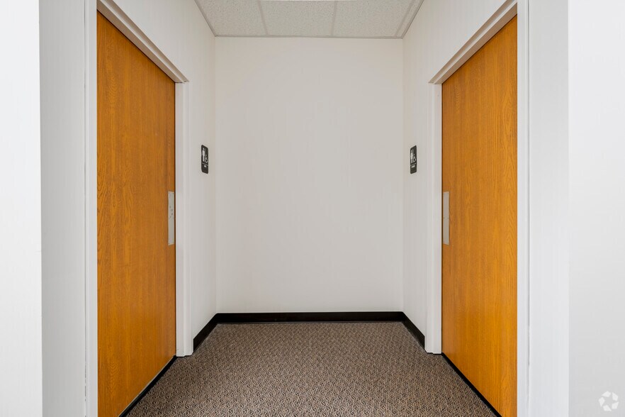 More Photos Of 8161 Executive Ct, Lansing Medical For Lease