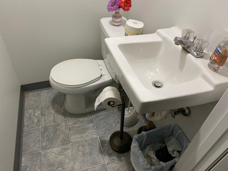 More Photos Of 3542 Springdale Rd, Cincinnati Medical For Sale