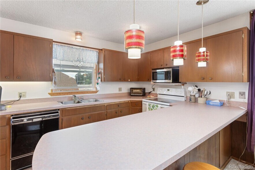 More Photos Of 202 Tabor St, Buena Vista General Retail For Sale