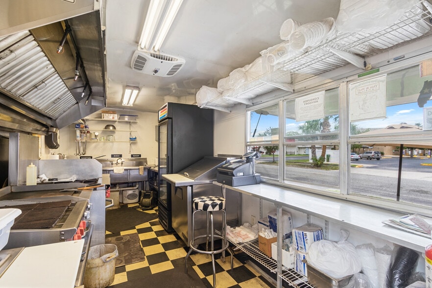 More Photos Of 700 St. Johns Ave, Palatka Restaurant For Sale