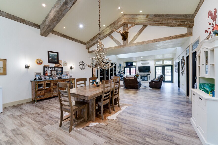 More Photos Of 4388 County Road 197, Alvin Specialty For Sale